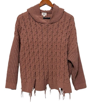 Suéter tejido con cable con capucha de chenilla BKE para mujer pequeño dobladillo con flecos de gran tamaño Foto 1 de 4