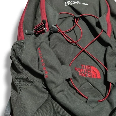 Mochila de senderismo The North Face Groundwork negra roja logotipo proforma totalmente nueva Foto 1 de 4