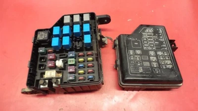 Caja de relé compartimento de caja de fusibles sin ABS se adapta a 01-06 SANTA FE 748142 Foto 1 de 4