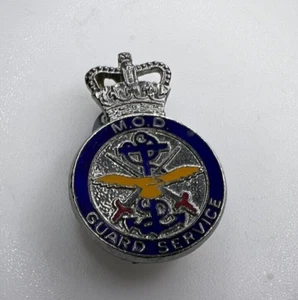 M.O.D Guard Service enamel Collar Badge 23 x 35 mm - Picture 1 of 2