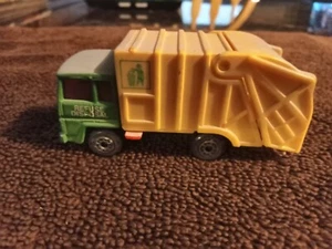 Old Vintage 1979 Matchbox Superfast Refuse Truck Green & Yellow # 36 Scale 1:64 - Picture 1 of 7