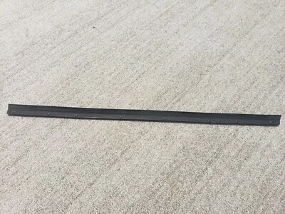 Infiniti M35 2006 puerta delantera izquierda sello de resistencia inferior OEM Foto 1 de 4