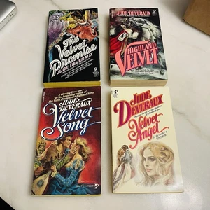 4 Jude Deveraux Lot Vtg Historical Romance VELVET ANGEL SONG HIGHLAND PROMISE - Picture 1 of 4