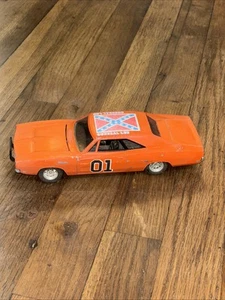 Vintage 1981 Ertl Dukes of Hazzard General Lee Car Die-Cast Metal 1:24 Scale - Picture 1 of 8