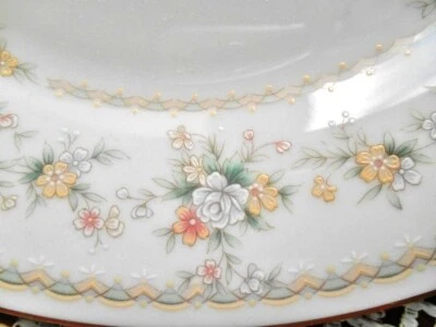 Vajilla con apliques Noritake borde floral y fondo 3 platos de pan Foto 1 de 3
