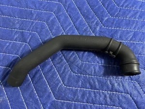 NOS Genuine Mercedes W124 R129 Cover to Connector Engine Air Hose 1190947182 - Picture 1 of 5