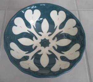 Meg Graves Hawaiian Stoneware Pottery 9" Serving Bowl Green w/Hearts Signed MG - Picture 1 of 6
