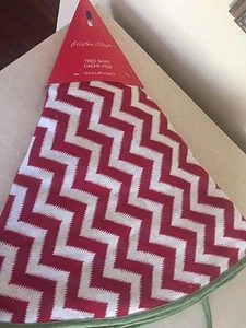 "Christmas Street" Christmas Tree Skirt  48"   New! Red White Green Retail $90 - Picture 1 of 8