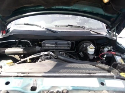 Puerta delantera izquierda usada vidrio delantero se adapta a: Dodge 1500 1998 camioneta delantera izquierda grado A Foto 1 de 4