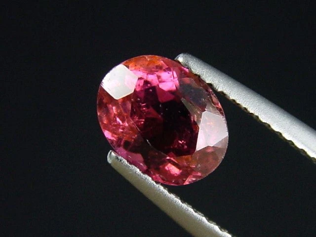 Rubellit Roter Turmalin / Rubellite Tourmaline 1,23 Ct. Oval (1260t) - Bild 1 von 1