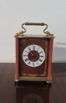 Vintage Horloge West Germany Quartz Pendule Voyage Officier Métal Doré Bordeaux - Photo 1/4