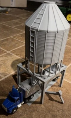 1:64 Overhead Bin & Drive Over Pit - Image 1 of 3