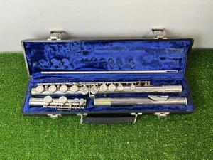 VINTAGE GEMEINHARDT M2 CONCERT FLUTE SILVER PLATE. C’ SERIAL NUMBER. - Picture 1 of 6