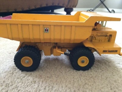 Camión de volteo hidráulico internacional vintage ERTL-IH-PAYHAULER-PLANPRINT-# 425 Foto 1 de 4
