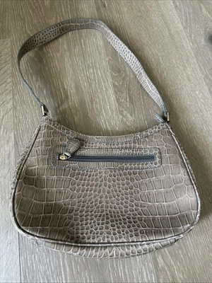 Bolso de hombro Liz Claiborne marrón imitación cocodrilo - 11”x8” 9 bolsillos, bolsillo de identificación. Foto 1 de 4