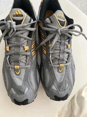 Woman’s Adidas adlPRENE SIZE 9 NWOB. Y2K vintage - Image 1 of 4