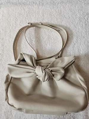 Bandolera Anthropology para mujer de cuero sintético anudado usada Foto 1 de 4