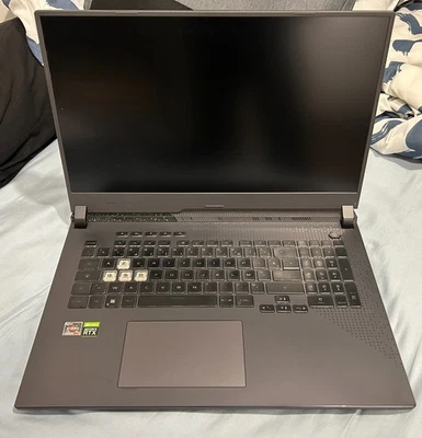 Asus Rog Strix G17 G713RM - Photo 1/4