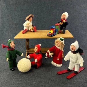 Byers Choice Carolers Kindles Kind Figur Lot mit Santa's Workshop Tisch Vintage - Bild 1 von 24