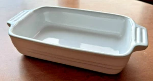 Le Creuset 14-22 Rectangle Handled White Baking Dish 9" x 5 1/4" Casserole Dish - Picture 1 of 3