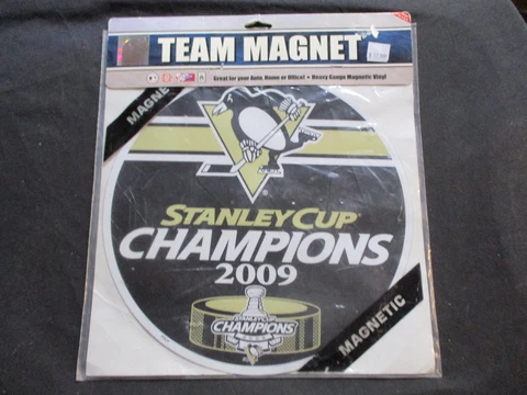 Fremont Die Pittsburgh Penguins 2009 Stanley Cup Champions Team Magnet 11 1/2" Cover