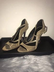 Auténticas sandalias Rebecca Minkoff para mujer con tiras de gamuza dorada metálica talla 7 nuevas sin caja - Imagen 1 de 11