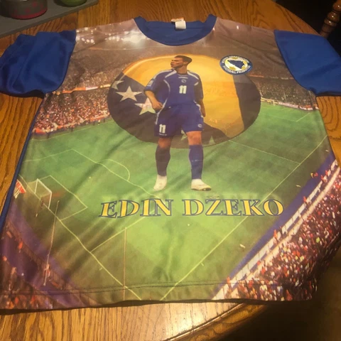 Edin Dzeko Bosnia Herzegovina Full Frontal Graphic Shirt Large Cover