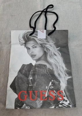 Guess Botique Black And Red Paper Watch Gift Bag Good Condition - Immagine 1 di 4