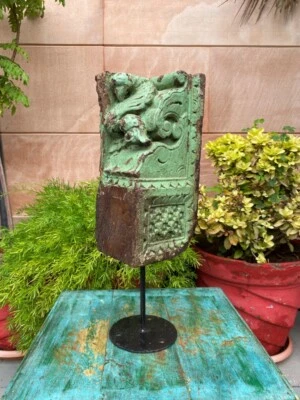 Suporte de parede antigo de madeira esculpido à mão lindo padrão verde com suporte  - Imagem 1 de 4