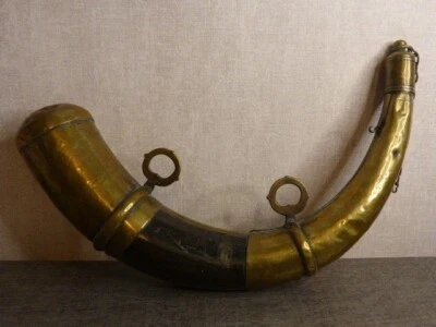 ancienne grande poire a poudre en corne et laiton , nord afrique  (ch17)- - Photo 1/4