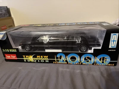 SUN STAR 1/18TH SCALE THE NEW MILENNIUM EDITION 2000 LINCOLN LIMOUSINE - Image 1 of 4