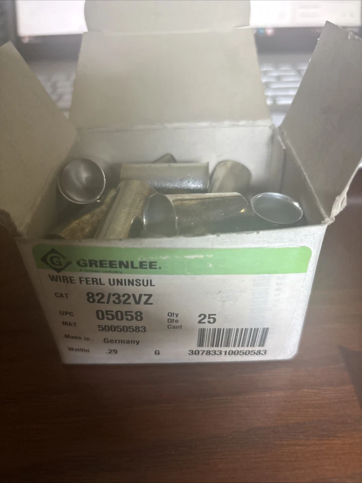 Férulas de alambre Greenlee 82/32VZ AWG 3/O por 32 mm de largo sin aislamiento, paquete de 25 Foto 1 de 1