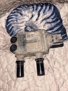 A061B903 Peterbilt / Kenworth Differential Pressure Sensor - Picture 1 of 3