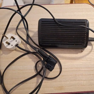Vintage Singer 3 Pin D-Form elektronische Nähmaschine Fußsteuerung Pedal - Bild 1 von 6