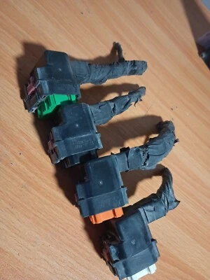 2005 Dodge Caravan Engine Computer Ecu Wiring Harness Plug Connectors... - Image 1 of 3