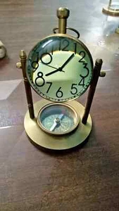 Antiguo reloj de escritorio/mesa de latón/reloj con base brújula náutico victoriano Londres - Imagen 1 de 5