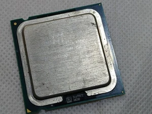 ✔️ INTEL PENTIUM D 915 @ 2,80 GHz LGA775 SL9DA SL9KB - VENDITORE UK - Foto 1 di 2