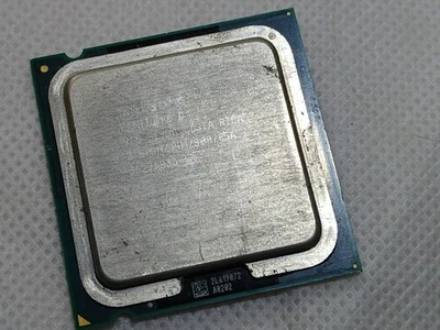 ✔️ INTEL PENTIUM D 915 @ 2.80GHz LGA775 SL9DA SL9KB - UK SELLER - Image 1 of 2