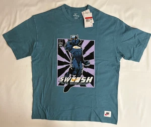 Nike M90 Men's Blue T-Shirt IYKYK Hero Graphic Sz Large NEW HJ3672-006 - Picture 1 of 4