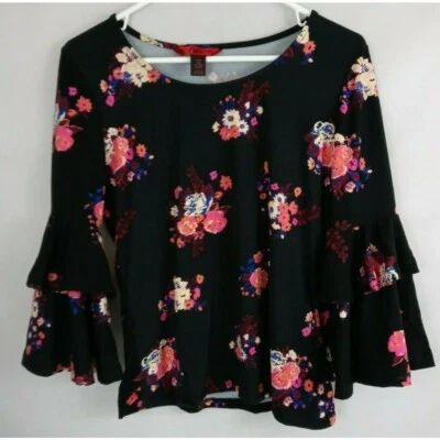 Blusa Hot Kiss preta manga sino com design floral multicolorido tamanho grande - Imagem 1 de 4