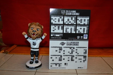 LA Kings Mascot "Bailey" Arms Up Home 2018 Bobblehead & LA Kings Schedule Magnet Cover