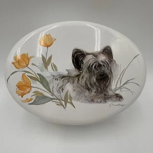 Vtg Lidded Metal Tin fts Skye Terrier/Tulips Mads Stage Artwork Made in England - Picture 1 of 16