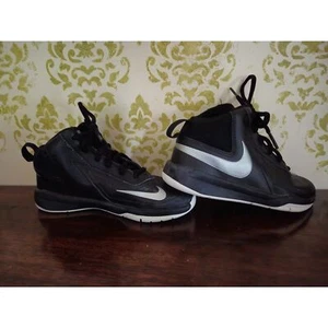 Nike Team Hustle D7 Basketball schwarz/silber/weiß Jungen Größe 13C  - Bild 1 von 6