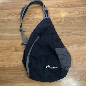 OutdoorMaster Sling Bag - Single Strap Crossbody Rucksack Unisex Packbar Schwarz - Bild 1 von 14