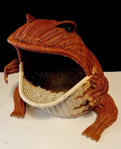 Vintage MCM Large Wicker Rattan FROG Magazine Cat Bed BASKET Brown & Cream TALL! - Picture 1 of 14