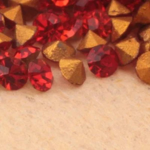 Lot (1200) ss2 vintage Czech foiled ruby red round glass micro rhinestones  - Picture 1 of 3