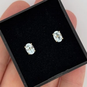 9ct Yellow Gold 1ct Blue Topaz Stud Earrings Hallmarked - Picture 1 of 4