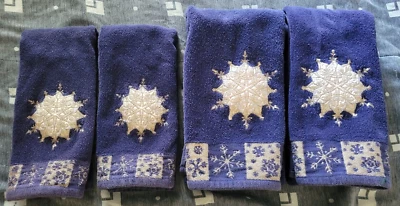 Juego de 4 toallas de mano bordadas copo de nieve de vacaciones azul real/blanco/plateado Foto 1 de 4