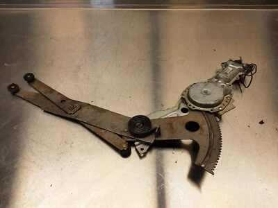 1993 - 2002 雪佛兰科迈罗庞蒂亚克火鸟原始设备制造商右乘客车窗调节器 — 第 1/4 张图片