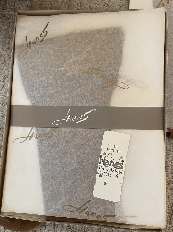 VTG NOS 1978 4 Pair Hanes Stockings M 10 11 Boxed NEW Sandalfoot South Pacific - Image 1 of 4
